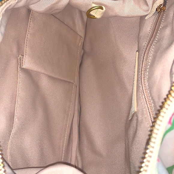 Coach Hampton - Picture 5 of 9